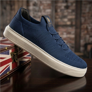 Tênis Urbano Masculino em Tecido Knit Cinza com Cadarço, Solado Branco e Ajuste Confortável
