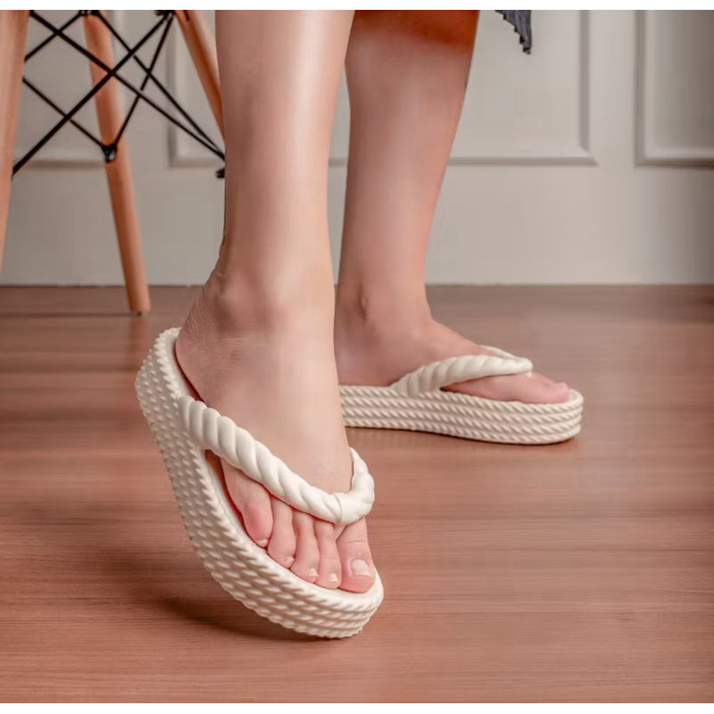 Chinelo Tamanco Sandália Feminina Papete Praia Piscina Confortável 4 Tiras de Cordas