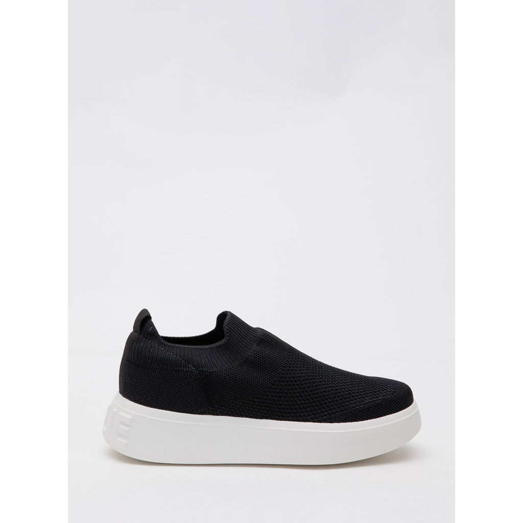 Tênis Petite Jolie Start Preto/Sola Branco PJ7582