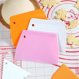 Raspador de cozimento raspador cortador raspador cortador de macarrão plástico Silicone salsicha em pó bolo panqueca ras