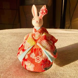 Spirited Away estilo japonês pano coelho caixa de música resina caixa de música Canon céu cidade menina decoração orname