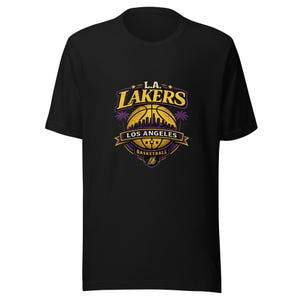 Camiseta Masculina Feminina Oversized Estampa Emblema LA Lakers Com Skyline Los Angeles T-shirt Streetwear Unissex
