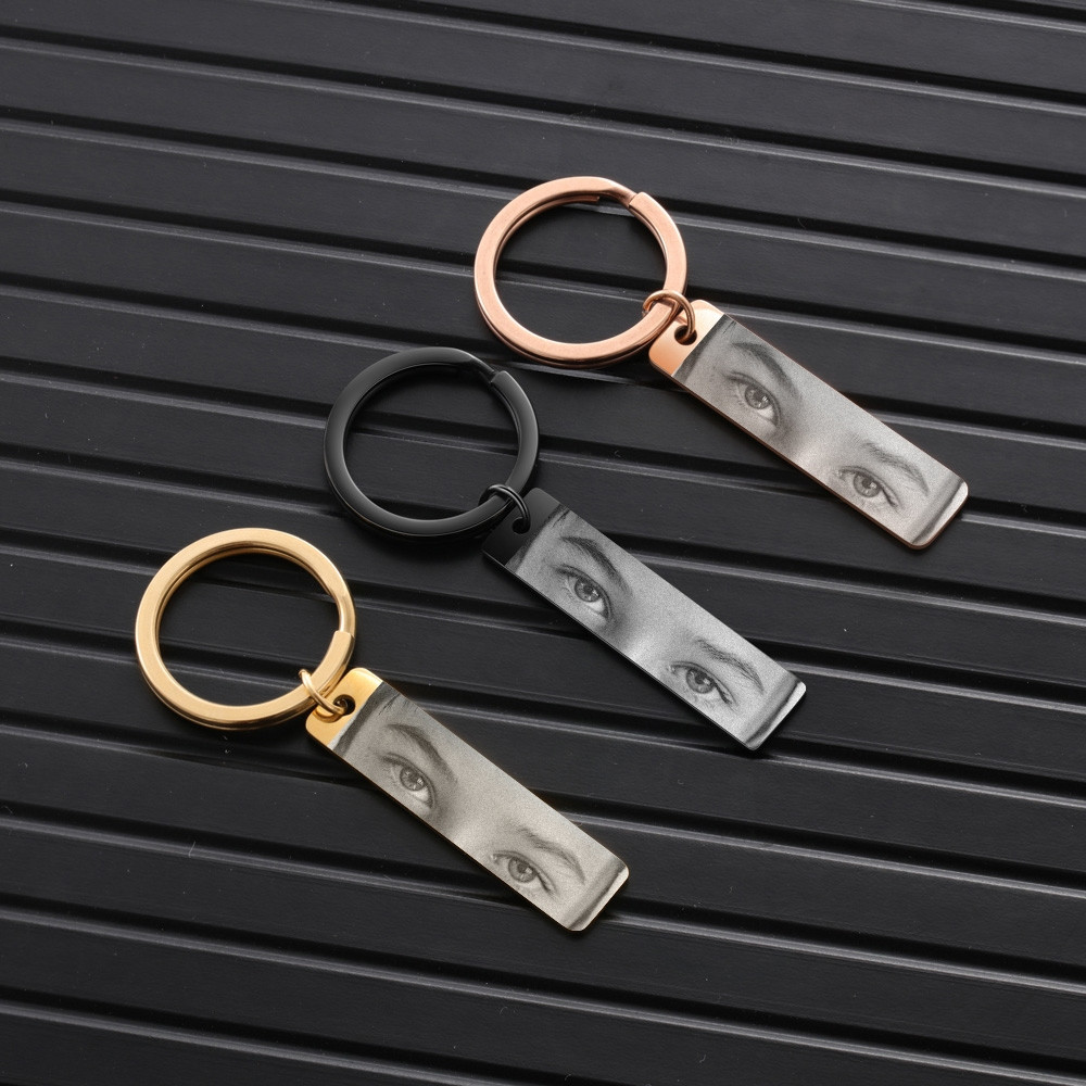 Chaveiro Personalizado em Forma de Olho para Casais, Material em Aço Inoxidável, Gravado a Laser, Personalizável com Fot