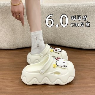 Buraco sapatos femininos verão exterior Wear 2026 novo estilo antiderrapante de sola grossa sandálias bonitos sapatos de