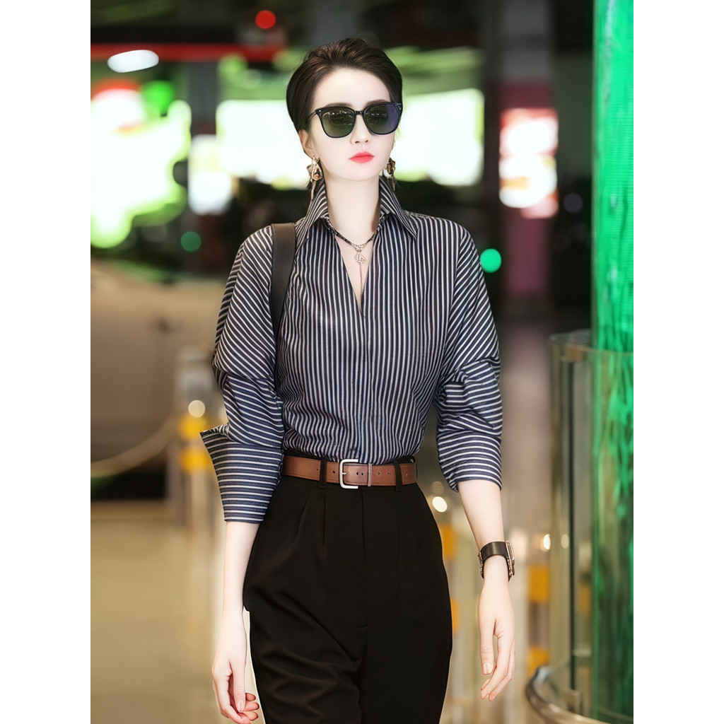 2026 outono novo estilo blusa estilo Popular usar luz luxo High-End estilo ocidental reduzindo a idade topo estilo quent
