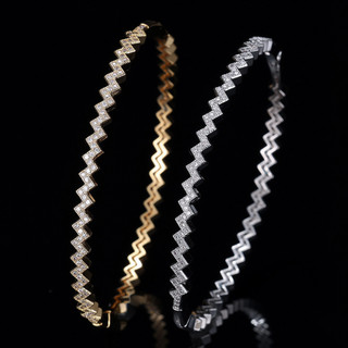 Design de pulseira geométrica de zircônia banhada a prata, elegante e personalizada, joia moderna para mulheres.