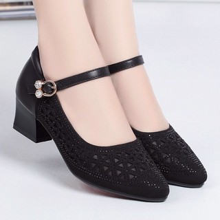Sandálias de verão casuais confortáveis sapatos femininos oco respirável confortável sola macia sapatos mãe bombas sapat