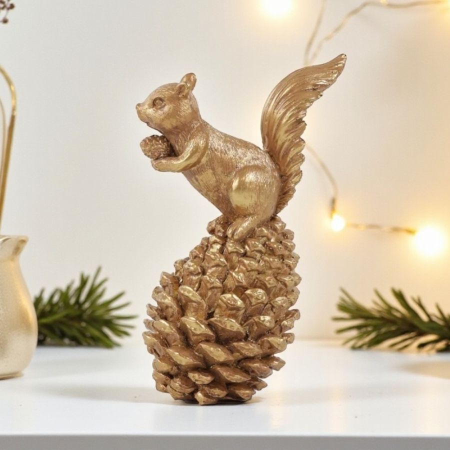 Enfeite de Natal em Resina - Esquilo com Pinha Marrom - 16x6,5x9cm - 1 unidade - Cromus - Rizzo