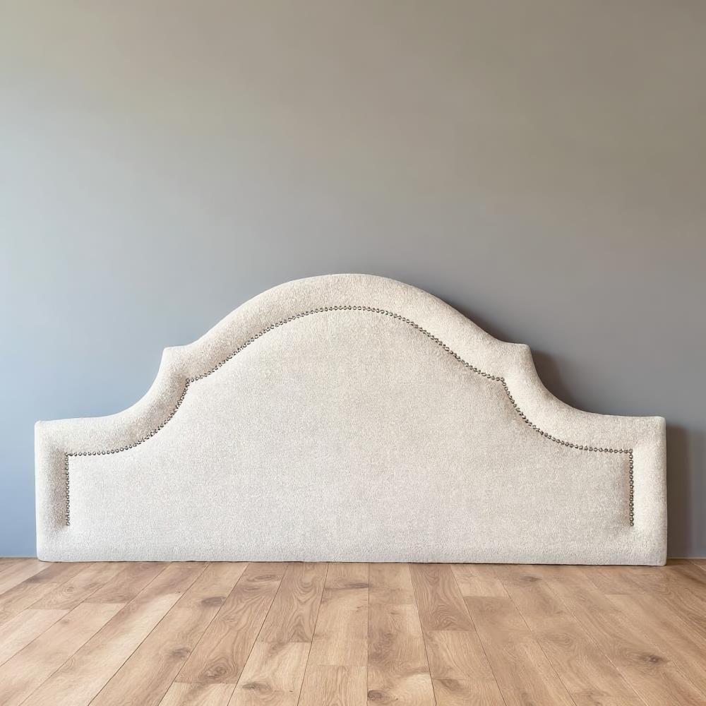 Cabeceira Casal Provençal Luxo 140x60cm MDF Estofada em Bouclê Off White Flamingo Design