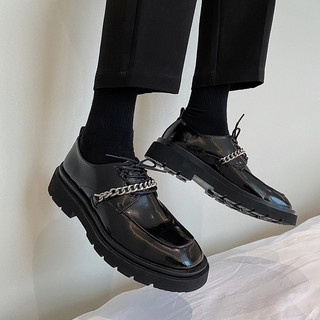 Novos sapatos masculinos Design de corrente dedo do pé quadrado rendas sapatos de couro casuais brilhante estilo britâni