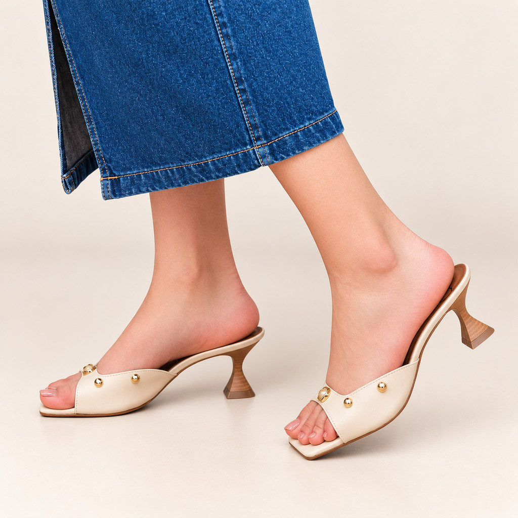 Tamanco Feminina Salto Taça Baixo Bico Quadrado Detalhe ABS Perola Tachas Douradas Sandalia Elegante Confortável Casual