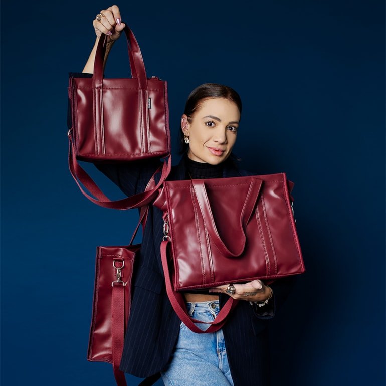 Kit Bolsa Tote Midi com Alça + Térmica Move Mini Vermelho Cereja — imagem 2 de 2