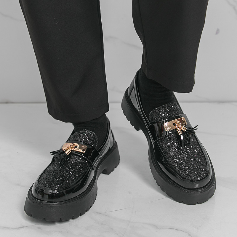 Novo estilo de lantejoulas borla mocassins masculinos de sola grossa sapatos de couro casuais aumentados deslizamento em