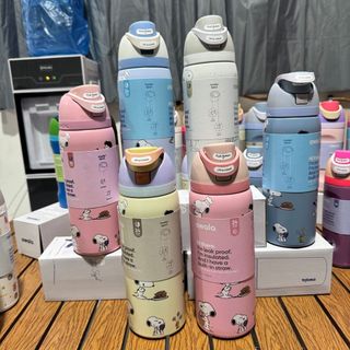 Novo produto pronto estoque moda ao ar livre copo térmico de aço inoxidável de alto valor Owala Snoopy moda simples espo