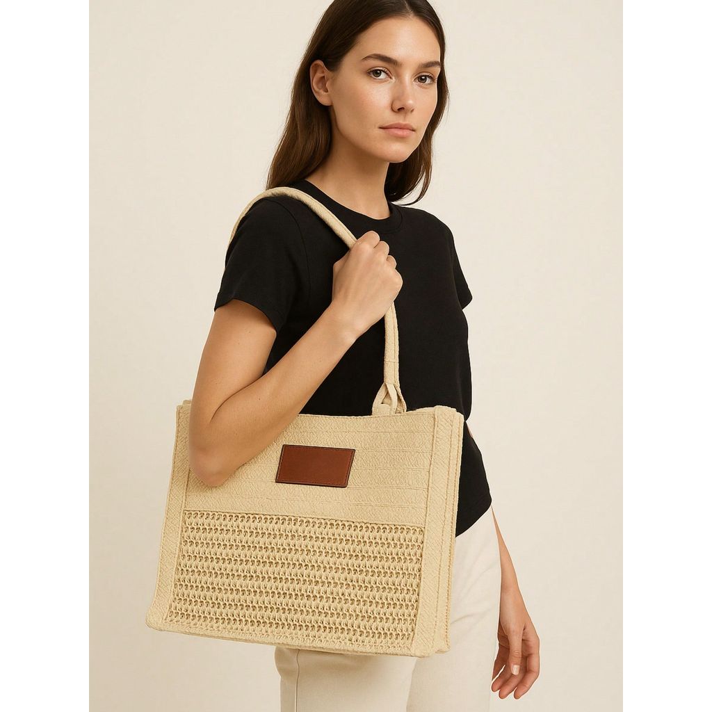 Bolsa Tote Estruturada de Palha com Mix de Texturas e Detalhes em Couro PU Grande Estilo Resort,