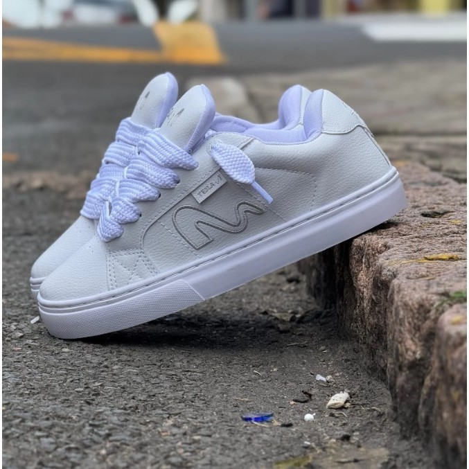 tênis tesla Hertz, unissex masculino e feminino casual esportivo skatista streetwear tênis pão lançamento do momento. em Oferta na Shopee