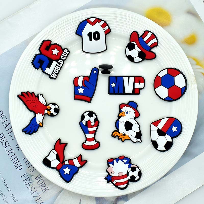DIDOU Julho Novos Acessórios Para Amuletos De Sapatos Eua Sandálias De Futebol Pingente Botão Pinos Moda Presentes Fivel