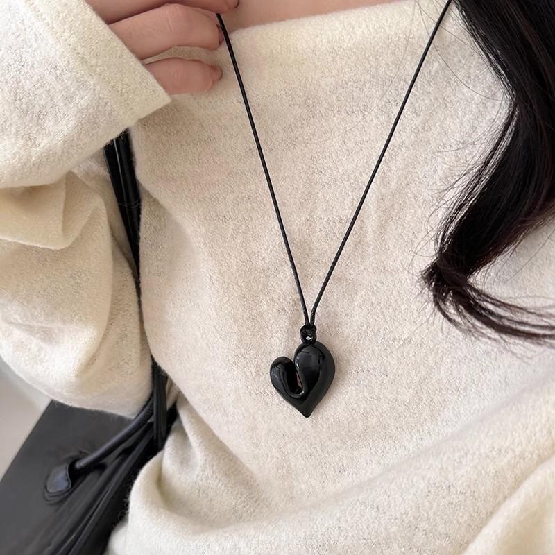 Fever Blogger mesmo estilo amor pingente colar 2026 novo estilo de venda quente longo camisola corrente acessórios femin