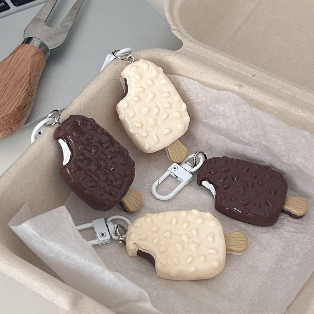 Chaveiro de sorvete de chocolate, pingente de comida simulada, acessório de resina para bolsa, acessório de joalheria
