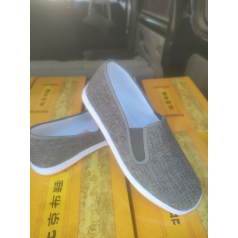 Sapatos masculinos 2026 novo estilo velho pequim sapatos de pano respirável sola macia sapatos casuais masculinos desliz