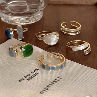 Anel de design esmeralda para mulheres, elegante e único, estilo minimalista, anel aberto de nicho para o dedo indicador