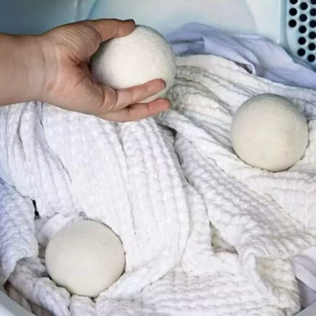 Kit 3 Ou 6 Pcs Dryer Balls Bolas De Lã Natural Seca Rápido Tira Pelos Amacia Sem Química Reutilizável Lavadora Secadora — imagem 2 de 2