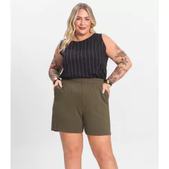 Shorts Feminino Plus Size Com Bolsos Secret Glam Verde