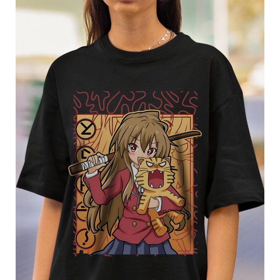 Camiseta Feminina Estampa Anime Personagem com Cachorro e Bebida Confortável Fofa Estilosa Moda Feminina Casual