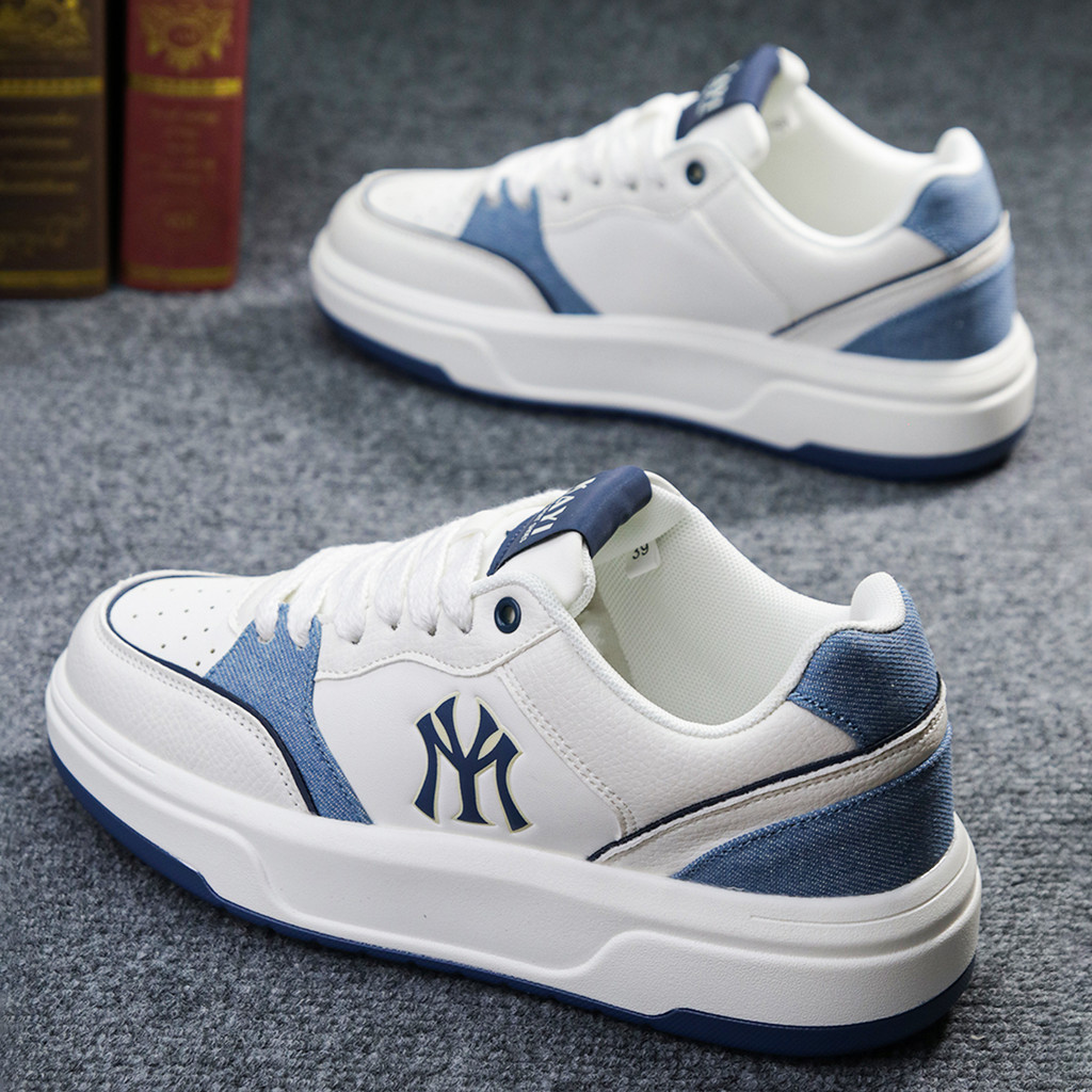 Sapatos brancos pequenos sapatos masculinos 2026 novo estilo sapatos casuais tênis masculinos sapatos de sola grossa