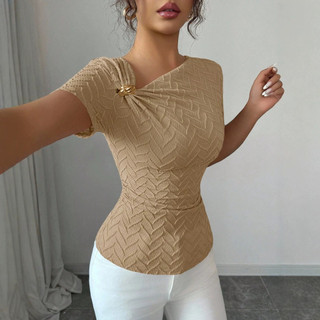 Elegante decote assimétrico rosa ouro fivela camiseta de manga curta