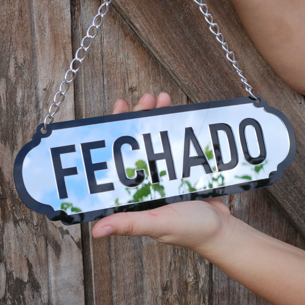 PLACA ABERTO E FECHADO EM ACRÍLICO ESPELHADO COM VENTOSA PARA VIDROS E VITRINES COMERCIAIS