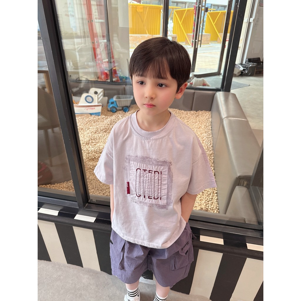Patch bordado ~ meninos carta fina de manga curta algodão camiseta crianças verão solto versão coreana em torno do pesco