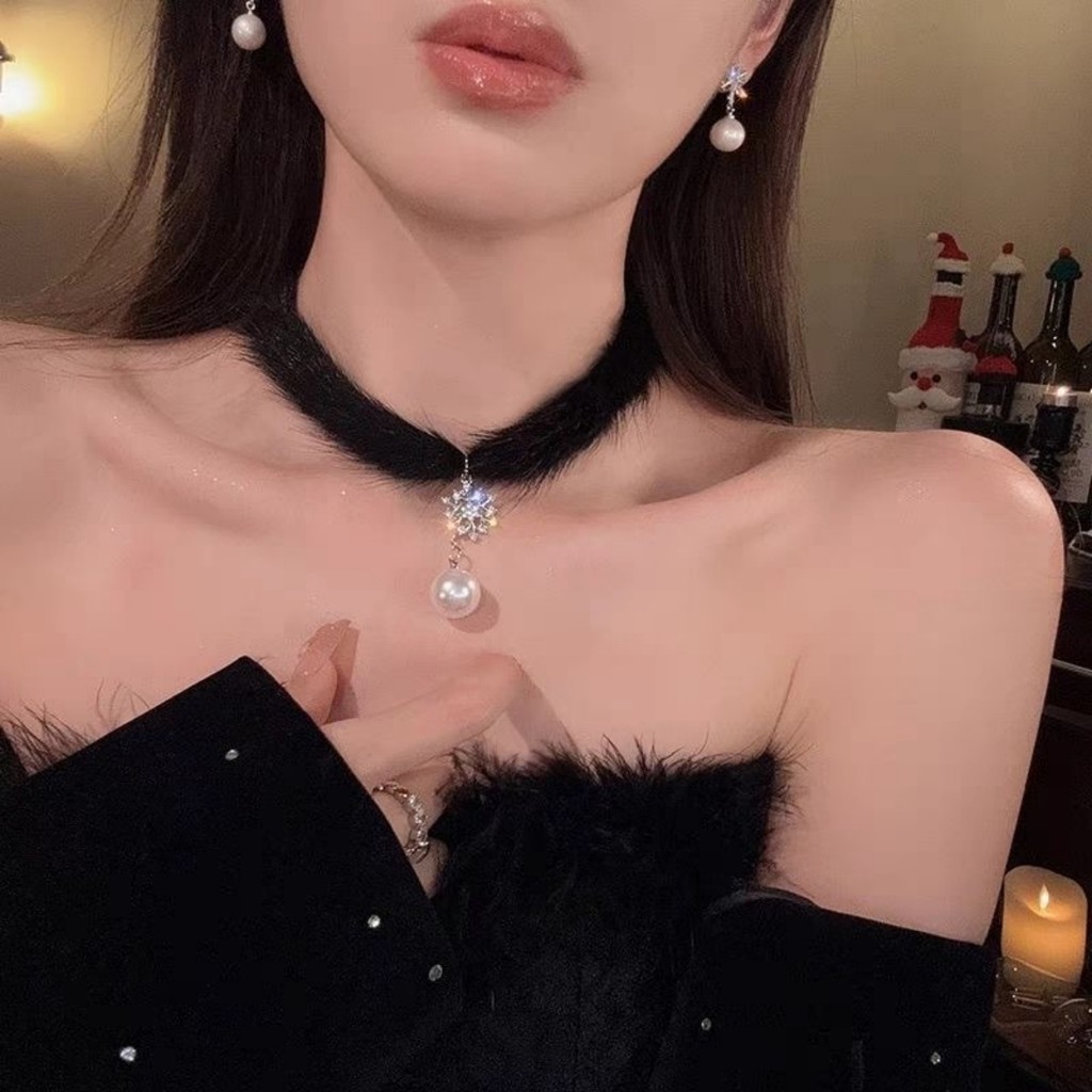 Chocker colar de pelúcia colar de pérolas feminino 2025 novo estilo venda quente colar de natal camisola corrente colar