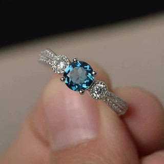 Anel feminino de zircônia azul, estilo simples e elegante, anel de ouro branco, combinado com acessórios de moda RUDR XU