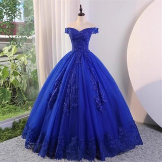 Vestido de baile azul para debutante de 15 anos com ombros à mostra e aplicações vestido de tule