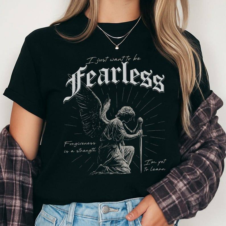 Music.Soul Camiseta Feminina Fearless Metal Tema Ângel Estampa Distressada Moderna Elegante Confortável Gothic