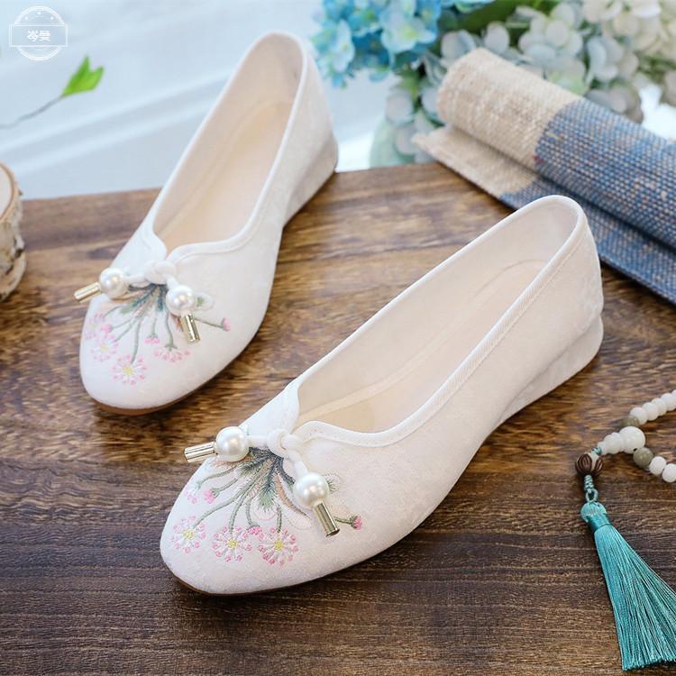Flor voadora 2026 novo estilo estilo estilo étnico sapatos bordados saia de rosto de cavalo estilo chinês Cheongsam sapa