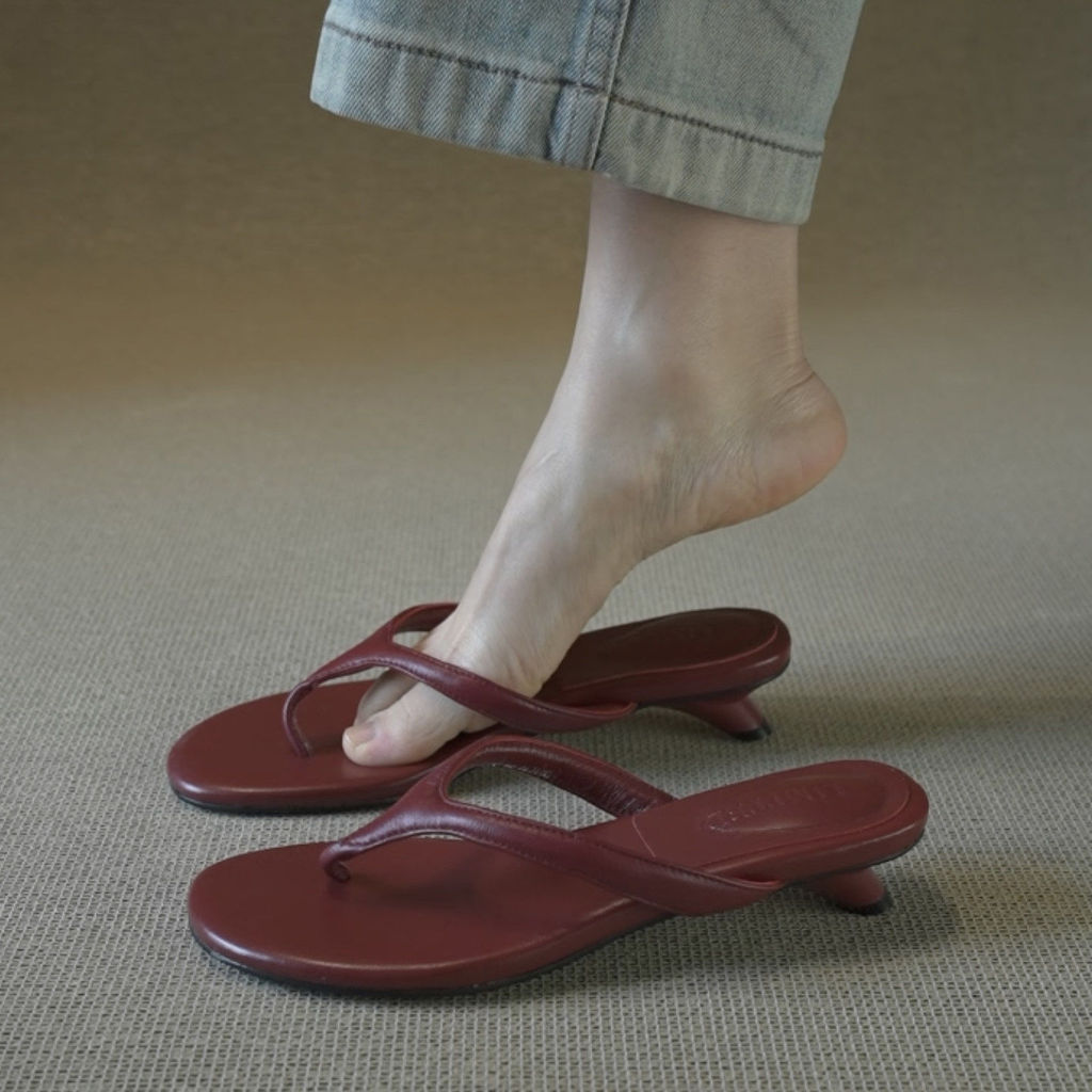 2026 primavera verão novo estilo de salto médio exterior usar sandálias chinelos sapatos femininos confortáveis elegante