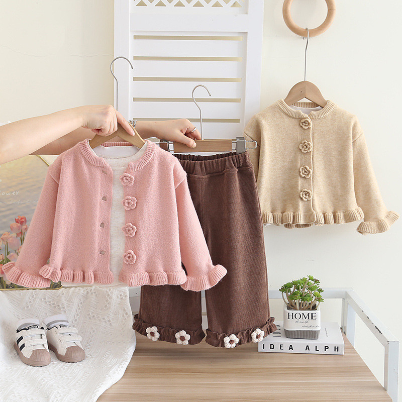 Meninas outono terno 2026 novo estilo bebê menina primavera outono moda quatro flores camisola de três peças moda versão