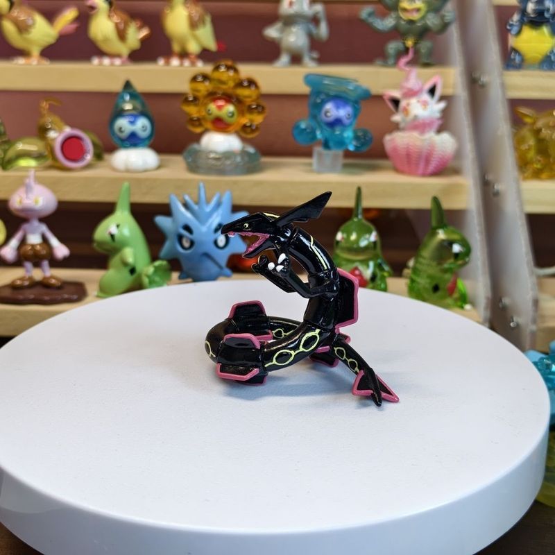 Produtos mais vendidos Preto Cinza Lie Kongzai MC Figura feita de resina PU de alta qualidade estilo óleo brilhante lend