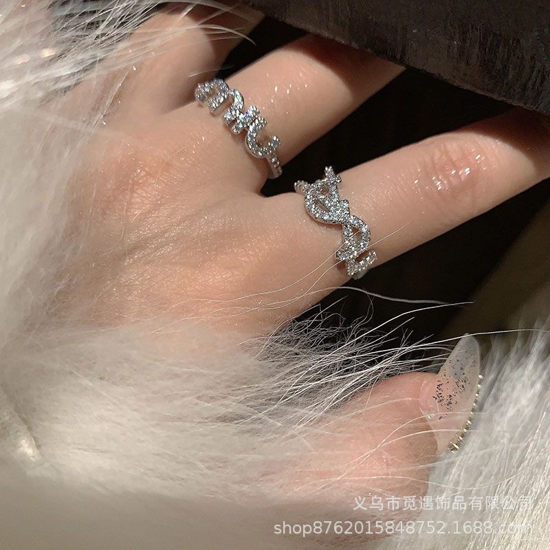Anel de Letra Super Brilhante~Cheio de Diamantes, Design de Luxo Leve e Exclusivo, Anel para o Dedo Indicador, Anel Aber