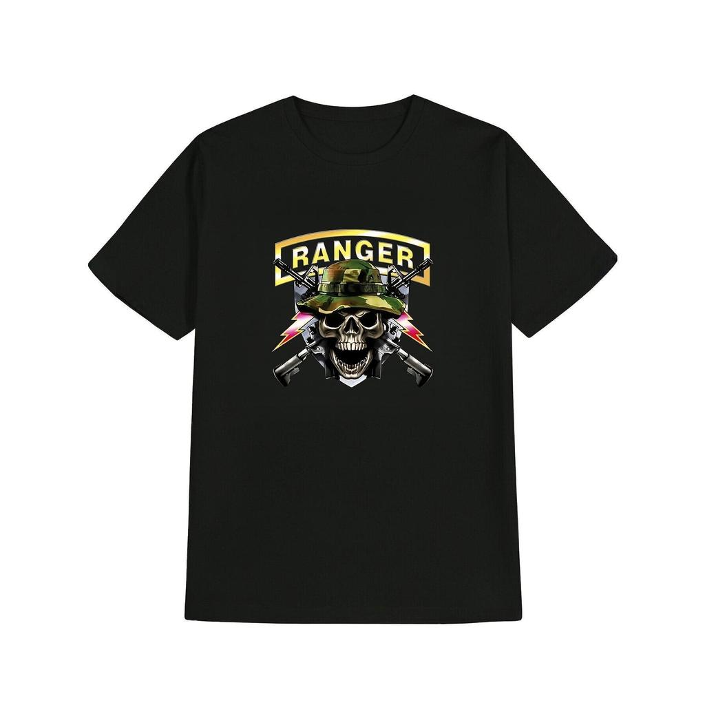 Camiseta Masculina Estilo Militar com Caveira e Fuzis Cruzados - Texto 'Ranger' em Negrito, Corte Regular Manga Curta Ca