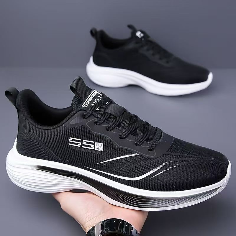 Os tênis casuais são confortáveis, simples e versáteis para corrida.