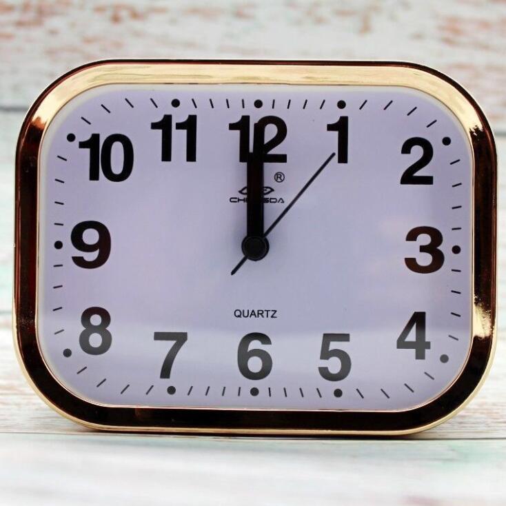 Relógio despertador moderno e minimalista para idosos, com números grandes e design criativo, ideal para cabeceira de qu