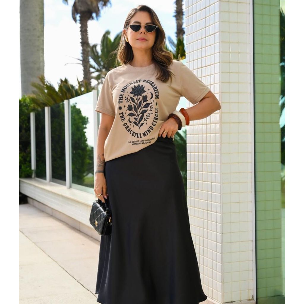 T- Shirt Feminina Manga Curta Estampada Good Bless Bege