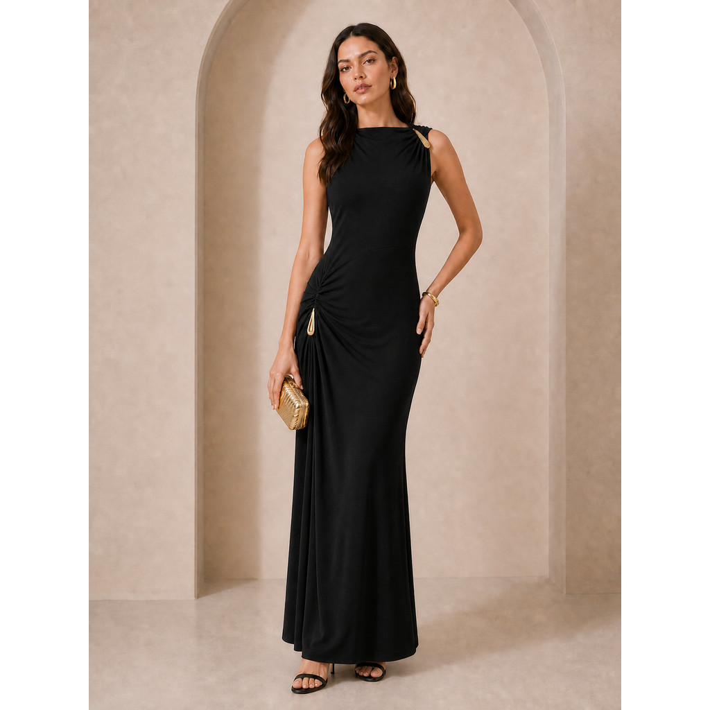 VESTIDO LONGO FEMININO SEM MANGAS COM PREGAS E DETALHES METÁLICOS
