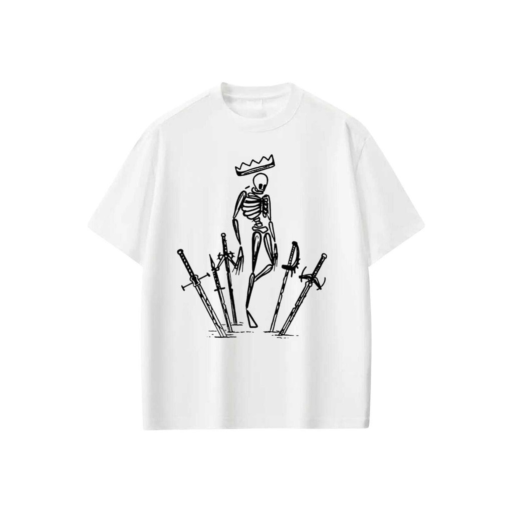 Camiseta Oversizedb estampada Branca Confortável Algodão Modelo: "Esqueleto com Espadas"  Academia