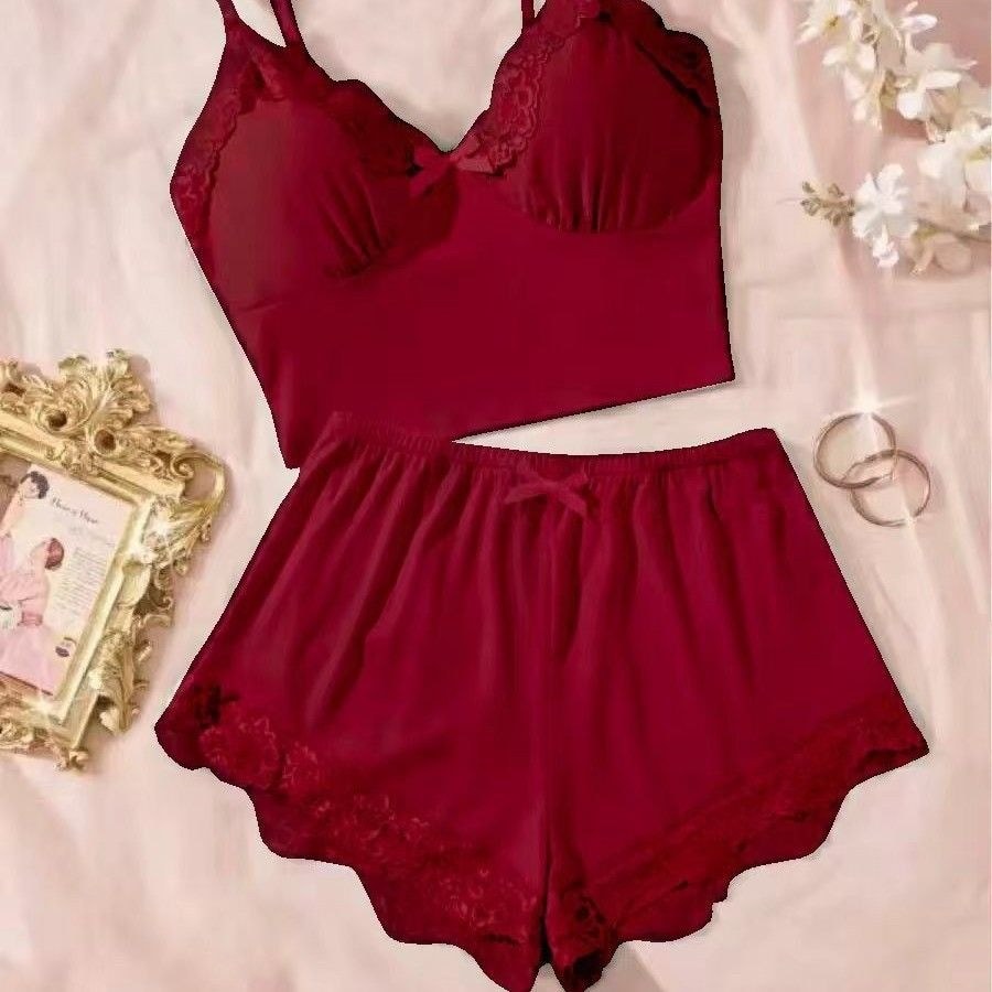 2026 Pijamas femininos para casa com suspensórios e Shorts com costura de cor sólida com almofada no peito feminino