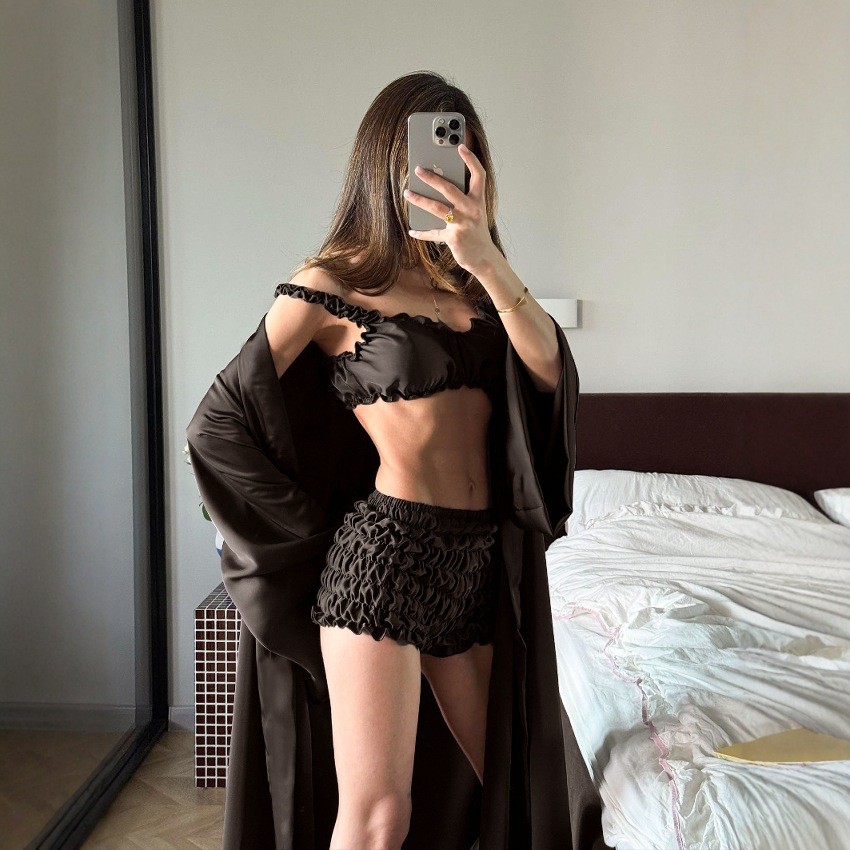 Imagem Cross-Border novo estilo plissado cetim Casual confortável Suspender roupa interior Shorts Cardigan pijamas Loungewear