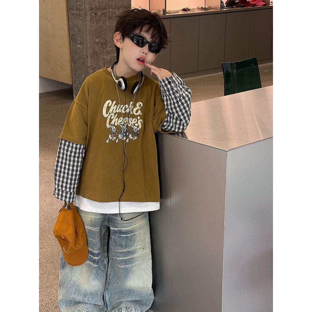 Aparência mãe casa 2025 outono novo estilo crianças coreano Casual camiseta meninos moda falso de duas peças de manga co